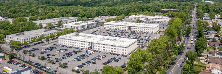 Brandel and Seidenberg of CBRE <br>named agent for 1.1 million s/f